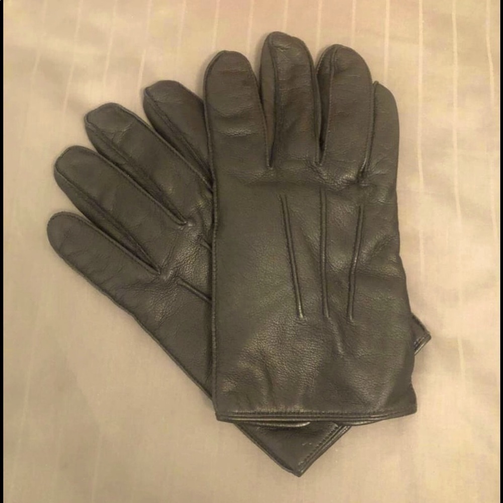 Coach black sheepskin leather gloves with wool/cashmere lining - size medium